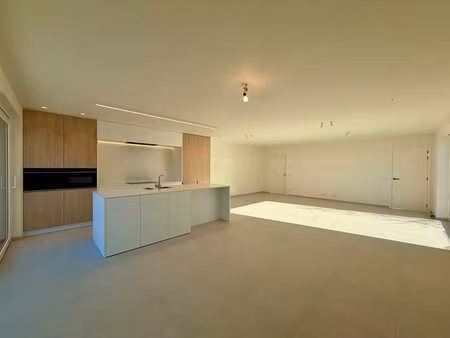 halfopen nieuwbouwwoning op ruim perceel te centrum tielt!