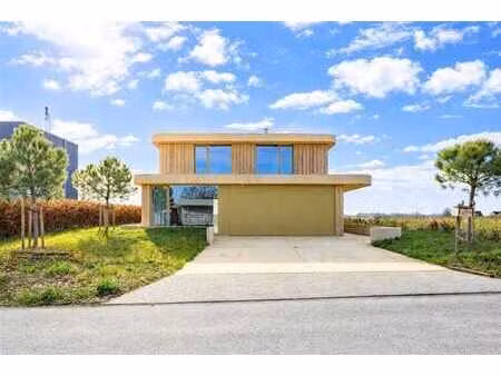 superbe villa lumineuse aux prestations haut de gamme