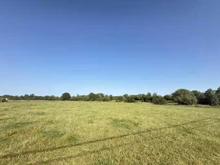 terrain constructible situe au calme