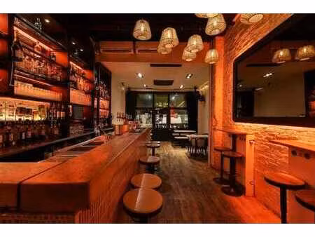 cimetiere d'ixelles - bar emblematique tres bien situe a re