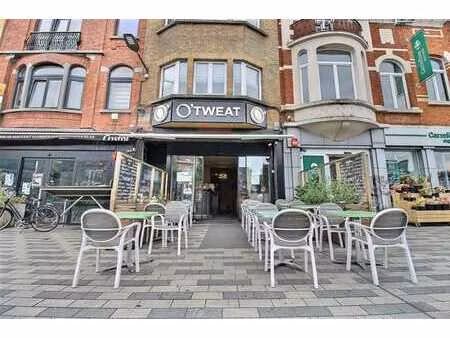 place du miror - horeca avec une grande terrasse a remettre