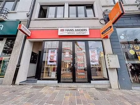 uccle -quartier de bue- commerce en excellent etat a louer