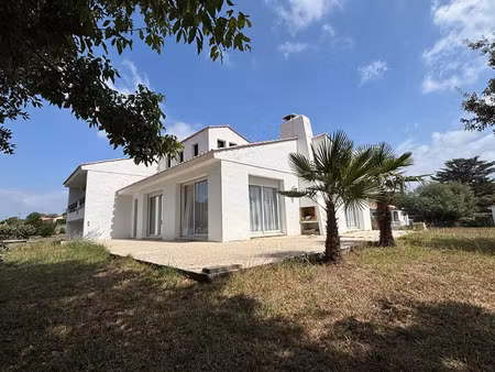 vente maison à soullans (85300) : à vendre / 200m² soullans