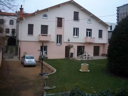 location maison 5 pièces 130 m² à clermont-ferrand (63000)  1 400 €