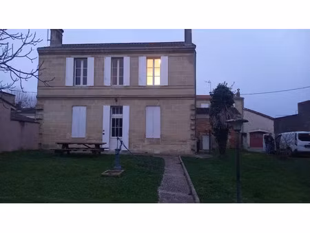 location maison 7 pièces 185 m² à pauillac (33250)  1 450 €
