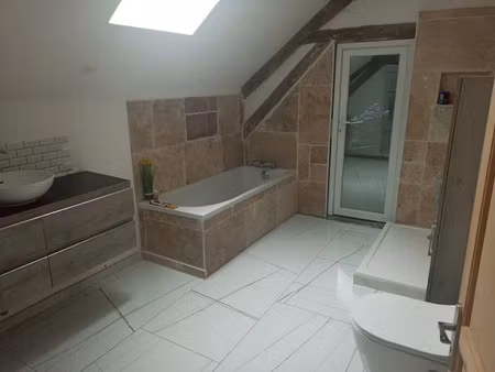 location maison 5 pièces 180 m² à pelousey (25170)  1 200 €