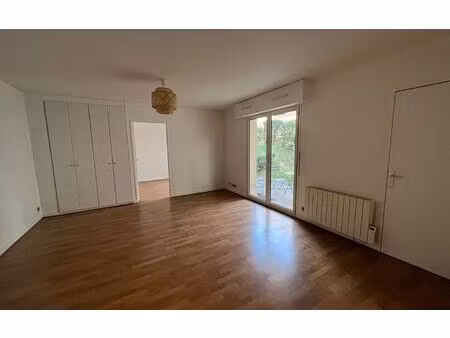 location appartement  m² t-2 à antony  1 150 €