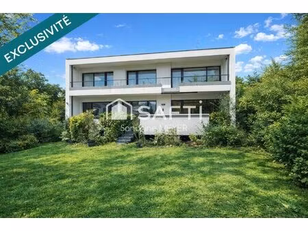 maison d'architecte 262 m²  sous-sol 144 m²