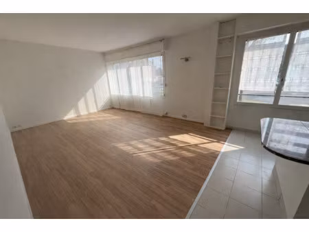 appartement t3 dans residence quartier henriville