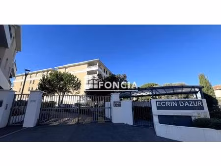 antibes   la fontonne  3 pp  terrasse   2 parkings en sous sol