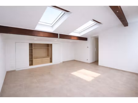 joli t2 sous combles à rénover - rue leyteire