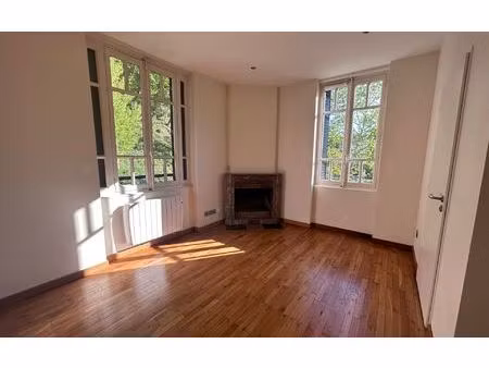 location appartement  m² t-1 à caluire-et-cuire  430 €