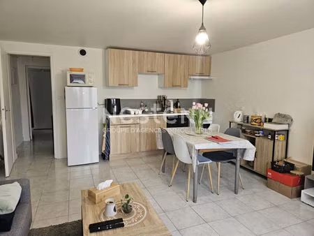 a louer - appartement de plain-pied deux chambres