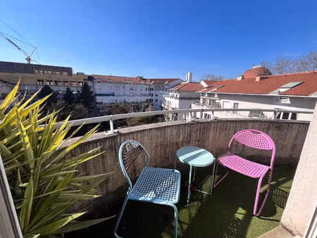 appartement t5 avec balcon au coeur de lyon 7 entre saxe et g