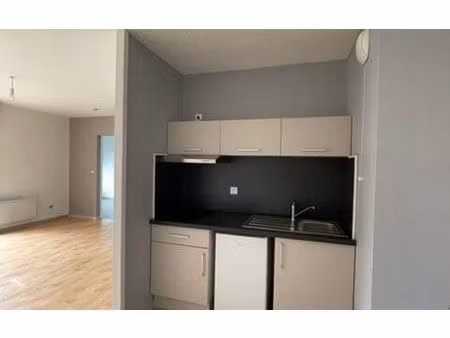 location appartement  m² t-2 à mont-de-marsan  520 €