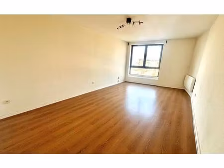 location appartement  54.45 m² t-2 à paris 19  1 308 €