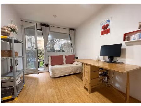 t2 / 33m² / ris-orangis (rer d)