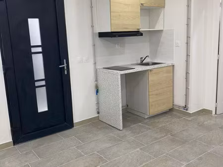 studio / 24m² / villeneuve le roi (rer c)