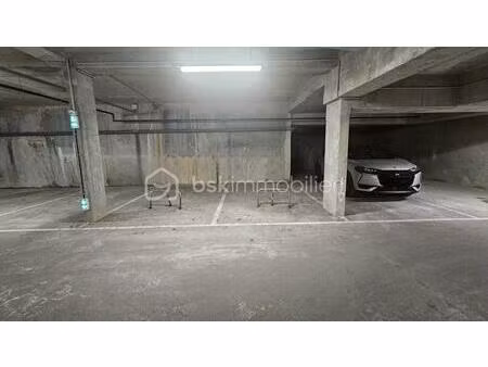 parking de 13 m² à champs-sur-marne