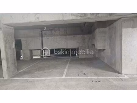 parking de 26 m² à champs-sur-marne
