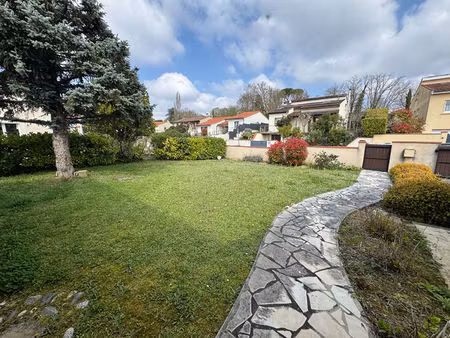 maison montrabe 5 pièce(s) 147 m2