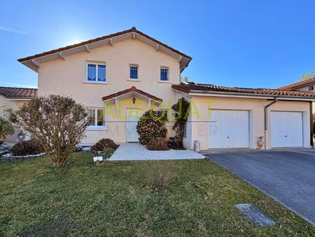 exclu  bourgoin  belle villa