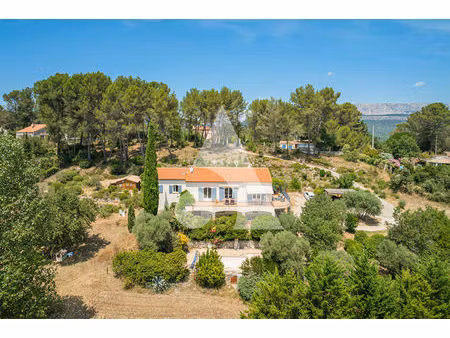 fuveau villa individuelle de 348 m2 hab sur 7 000 m2 terrain