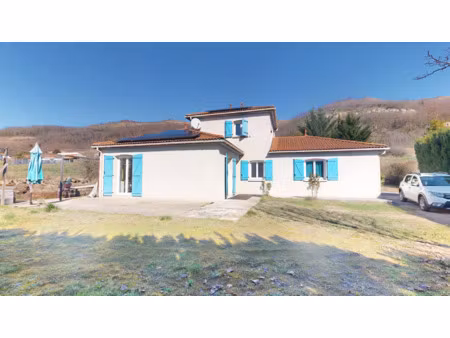 perrier - villa 110m2 hab. 4 chambres sur terrain 1287m2 ave