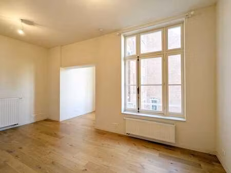 bel appartement 3 chambres dans un bâtiment classé