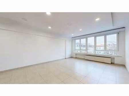 superbe appartement/bureau proche de la gare du midi