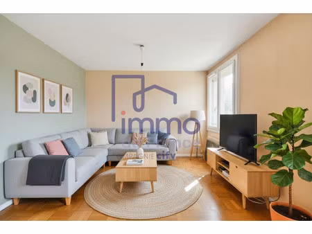 appartement t3-t4 de 79 m² à écully