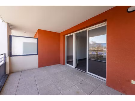 appartement gardanne 3 pièces 60m2 - terrasse - place de stationnement privative