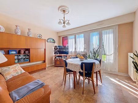 exclusivité lorient : appartement t4 loué avec stationnement e