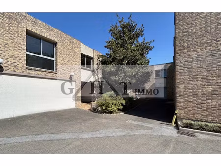 à vendre entrepôt & bureaux 1232m²- buc