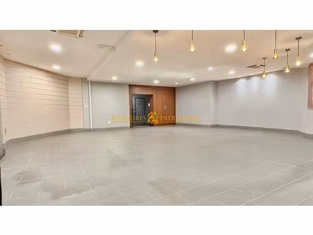 location locaux professionnels 3 pièces 154 m² à champniers (16430)  2 300 €