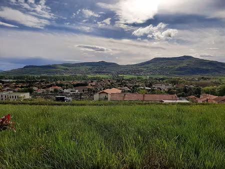 terrain les martres de veyre 571 m²