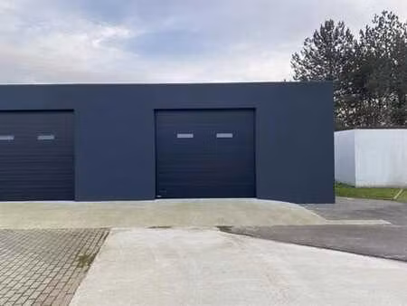 unique opportunité - box de stockage de 37m² (6 4m x 5 8m)