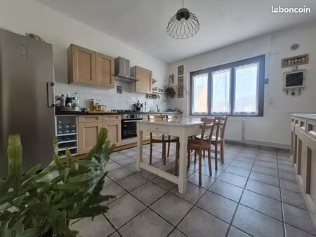 maison 5 pièces 136 m²