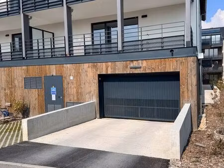 garage fermé 25 70 m2 - sol plat - ornex centre