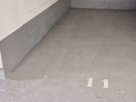 place de parking souterrain