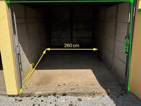parking/box 1 pièce 12 m²