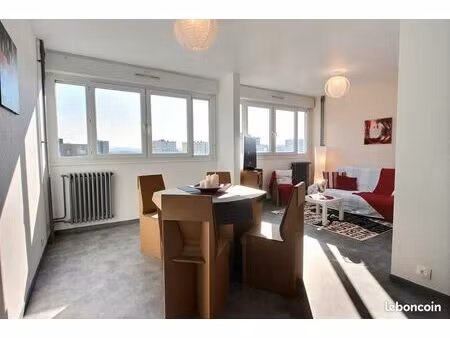 t5 85 m2 dernier étage planoise