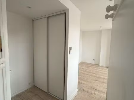 studio refait à neuf avec clim réversible