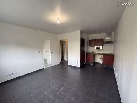 t2 de 38 m² en rez-de-chaussée – accessible pmr – parking sécurisé