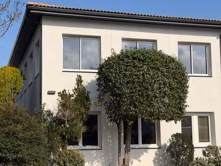 bureaux rénovés à louer - plateaux divisibles de 109 à 425 m² - avignon nord