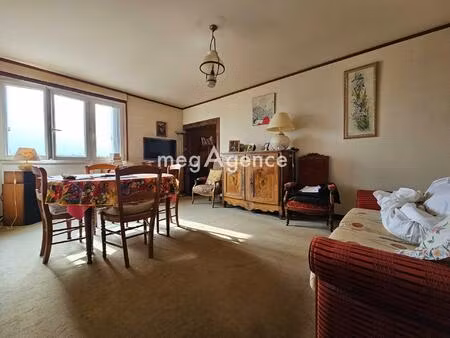 appartement 4 pieces 73 m² avec parking et caves