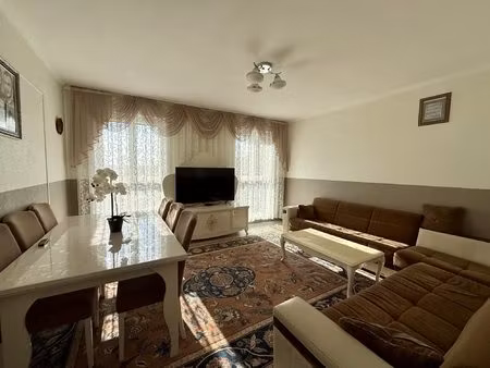 t4 avec parking dans une résidence rénovée