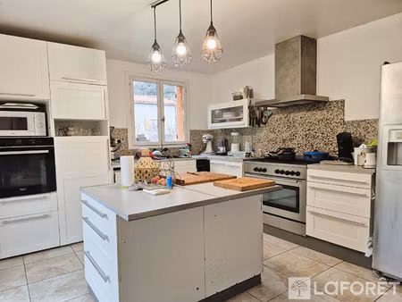 maison 4 faces avec appartement indépendant ? vue et confort à casteil