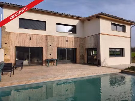 proche grenade   superbe maison t6   avec cachet de l ' ancien  sur une parcelle de 2000m²