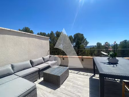 pertuis - appartement 58.8m² hab - terrasse et parking